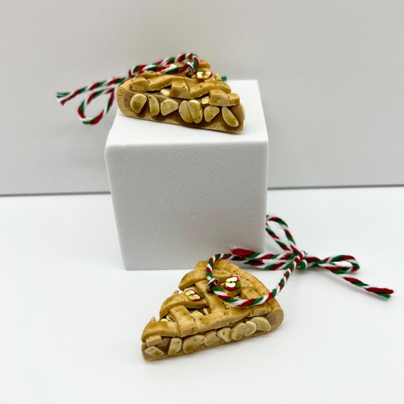 Applie Pie Christmas Ornament – Handmade Clay Dessert Tree Decoration - Picture 6 of 13